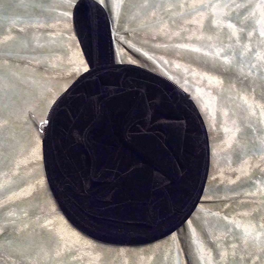 Velvet vintage wrist bag